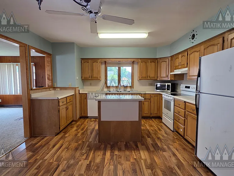 208 3rd St SW — Photo 35