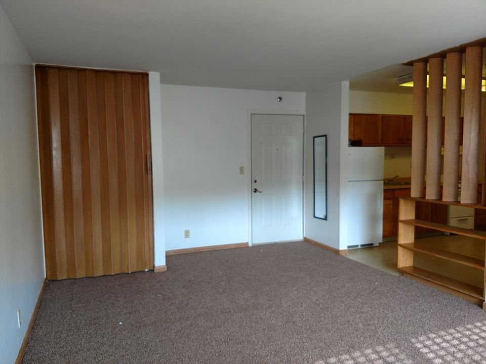 1st image of 322 N 1st St APT 205