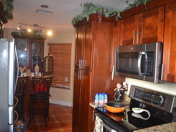 5th image of 11214 Shadybrook Dr