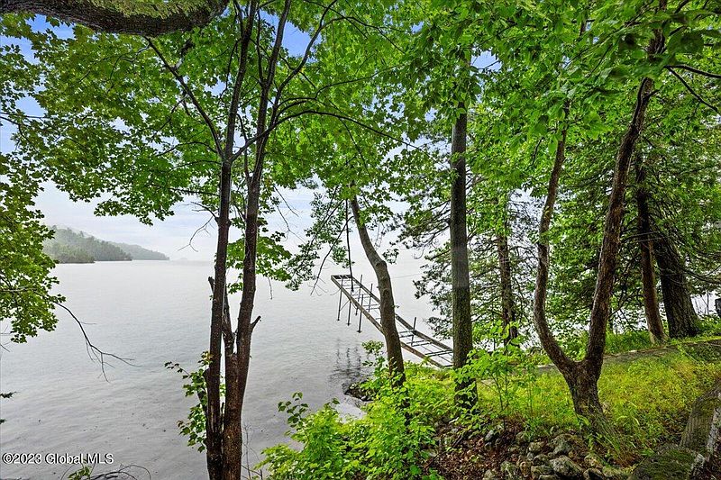 3rd image of 842 Gull Bay Road