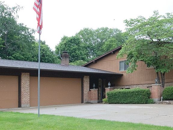 2nd image of 257 Ashley Ct