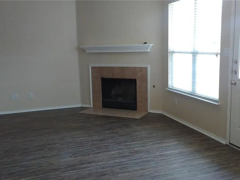 2820 Deer Ridge Dr — Photo 2