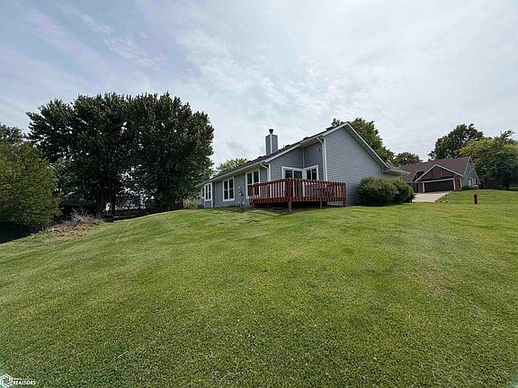 2nd image of 2068 Golfview Cir