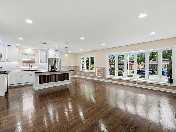 3rd image of 1056 W 107th Pl