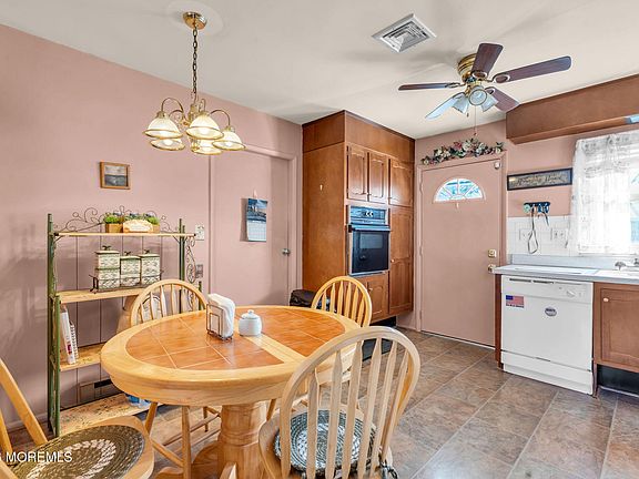 4th image of 511B Portsmouth Drive