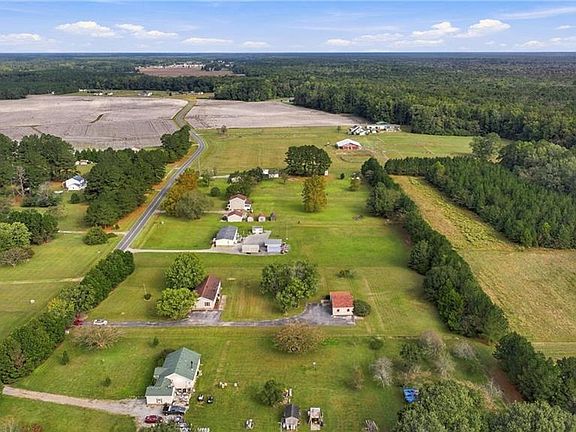 5th image of 419 Daniels Rd