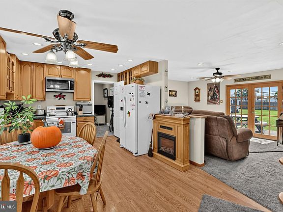 5th image of 2 Idlewild Rd