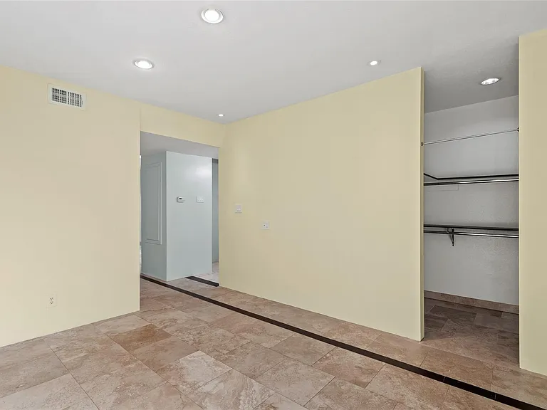 4001 Nasa Pkwy #213 — Photo 15