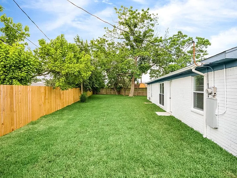 11903 Edgar St — Photo 29