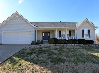 813 Emerald Place Dr, Saint Charles, MO 63304