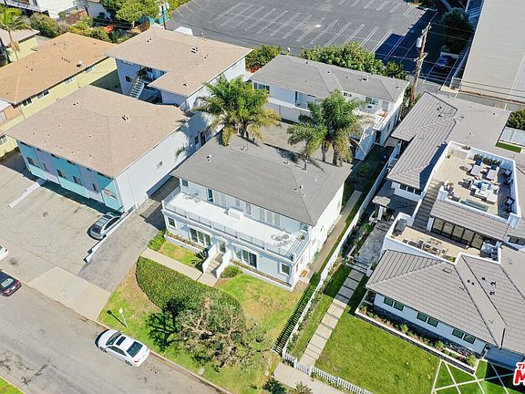 2nd image of 328 Calle Miramar