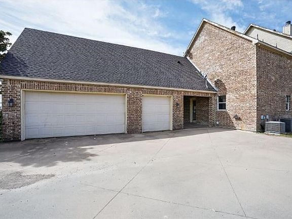 3rd image of 437 Aledo Creeks Rd E