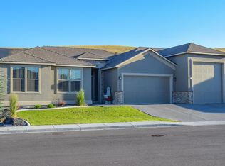2651 W 43rd Pl, Kennewick, WA 99337