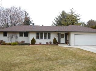 21526 W Orchard Dr, New Berlin, WI 53146