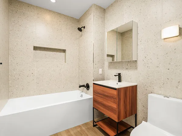 31-61 Vernon Boulevard image 11 of 72