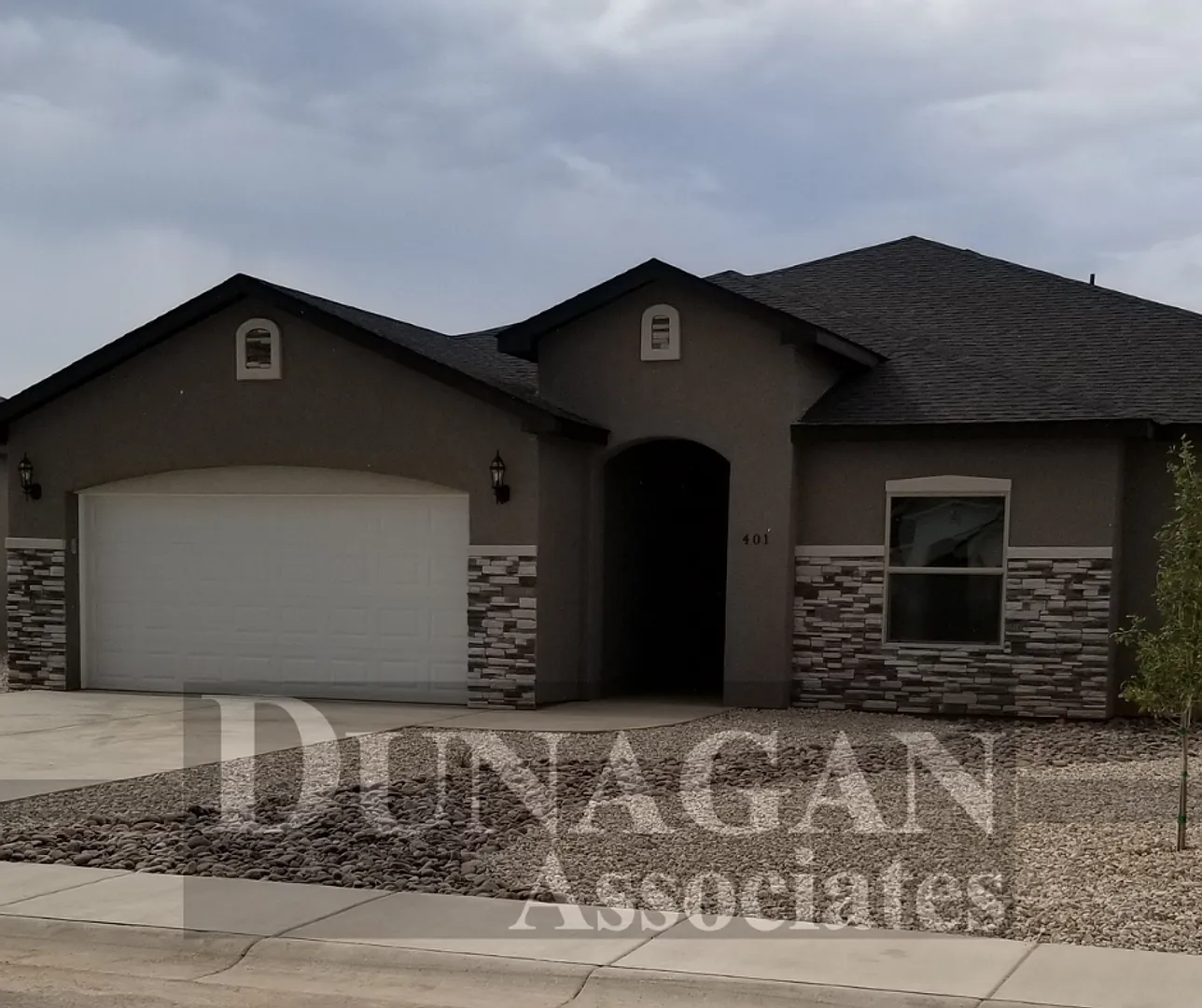 Gorgeous, 4 Bedroom/2 Bath in Martin Farms Subdivision — Photo 1