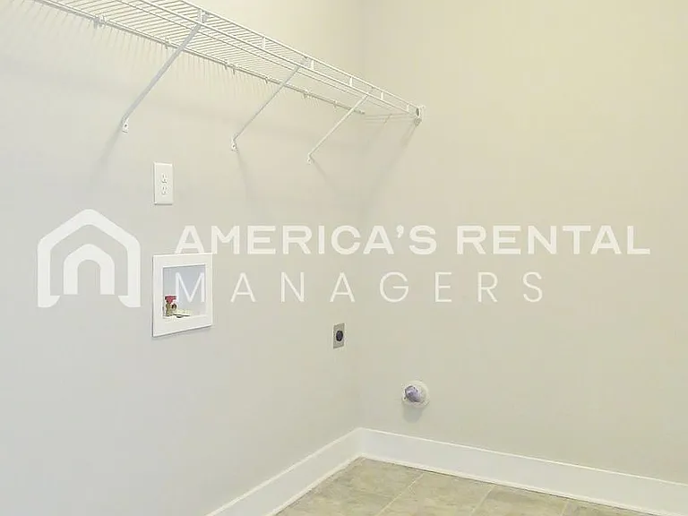 5596 Park Side Rd — Photo 14