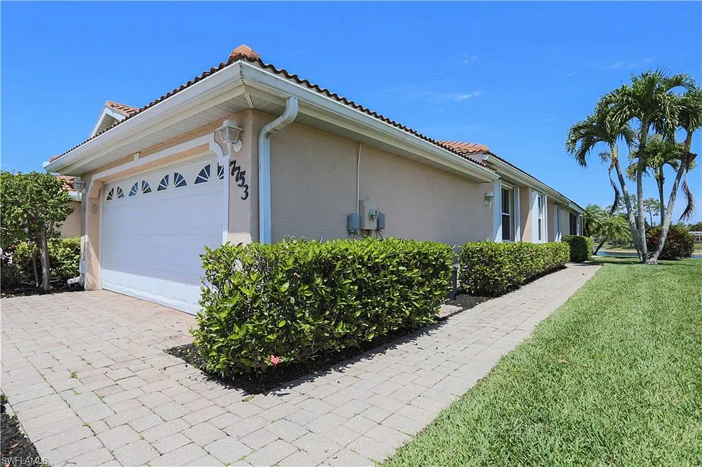 2 bed, 2.0 bath, 1840 sqft, $2,800 — Photo 3