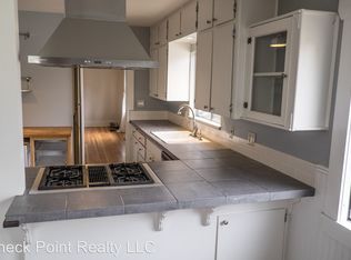 2104 SE Reedway St, Portland, OR 97202