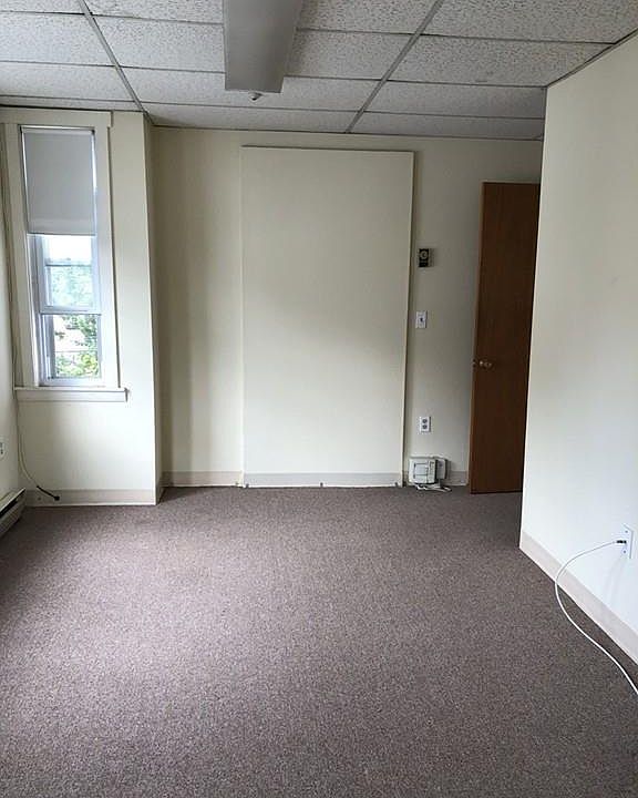 2nd image of 723 Washington St APT 2