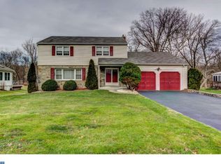 239 Fawnhill Rd, Broomall, PA 19008
