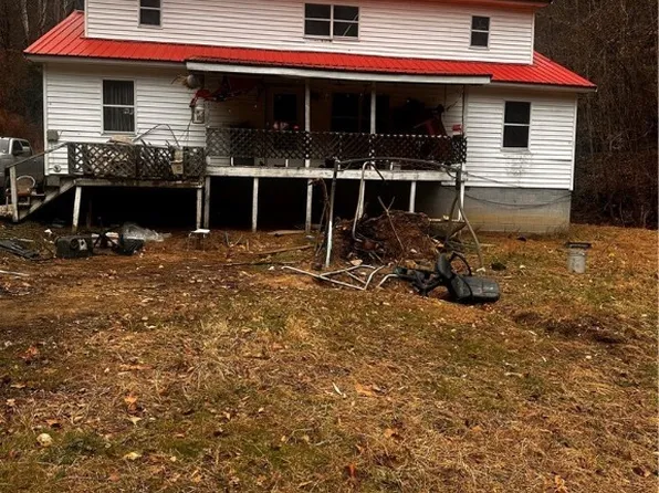 1160 Big Br, Harts, WV 25524