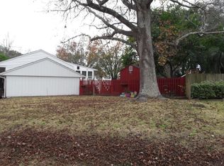 1347 Honeysuckle Ln, Charleston, SC 29412