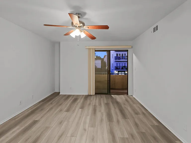 1619 S Bentley Ave #101 — Photo 20