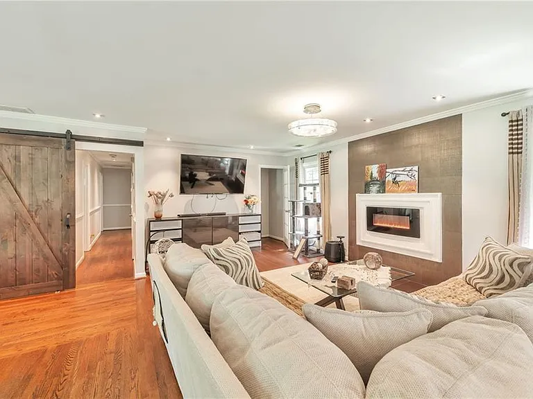 1651 Murdock Rd — Photo 8