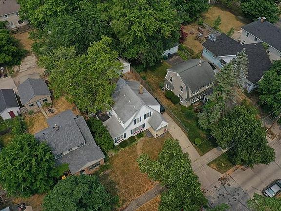 2nd image of 1815 Paris Ave SE