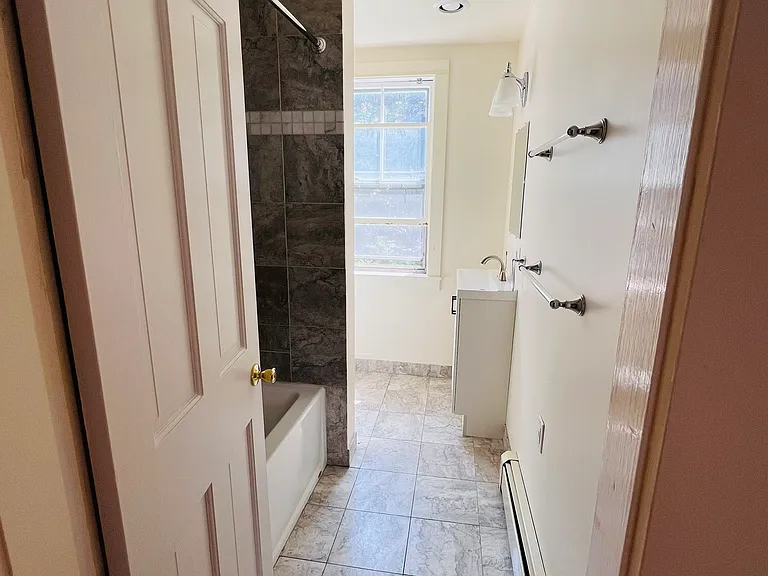 152 Main St — Photo 7
