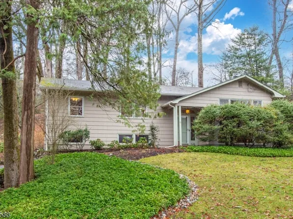 6 Van Duyne Rd, Mountain Lakes Boro, NJ 07046