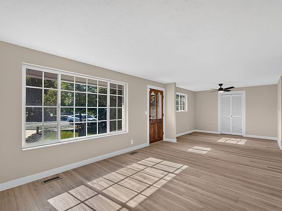 4th image of 7472 S Silver Cir