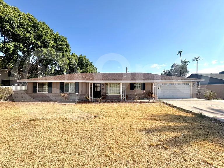 3421 E Camelback Rd — Photo 2