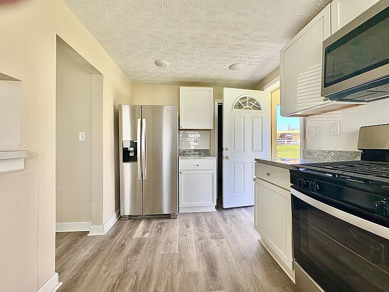 5614 S Main St #3 — Photo 7