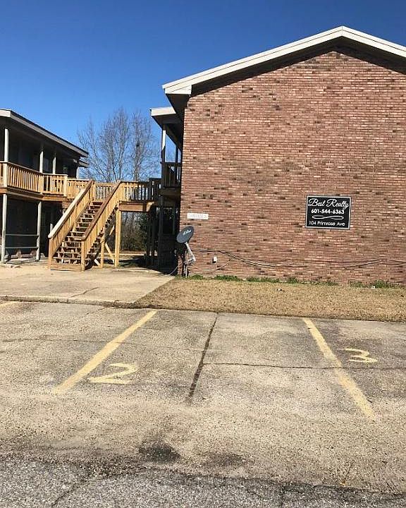 2nd image of 104 Primrose Ave