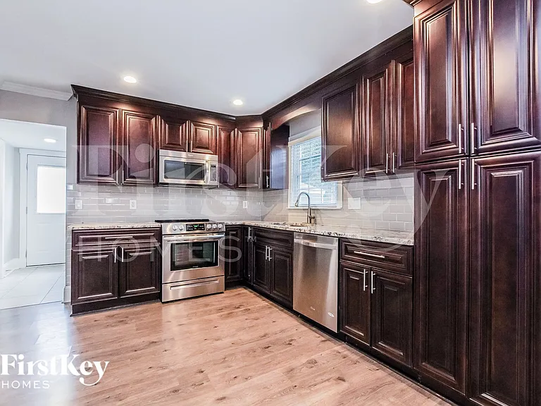 1001 Covewood Ct — Photo 8
