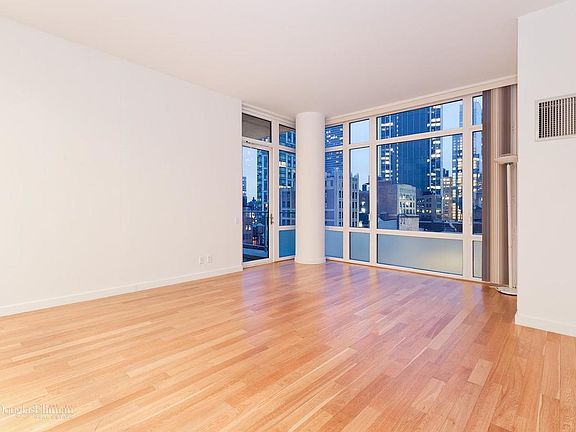 3rd image of 325 5th Ave APT 21A