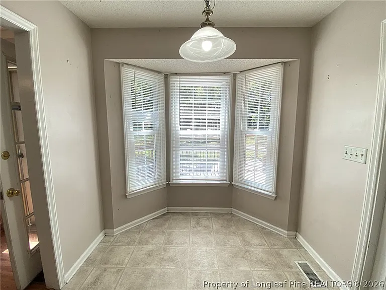 21 Pineridge Dr — Photo 6