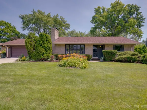 6N165 Acacia Ln, Medinah, IL 60157