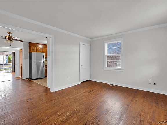 5th image of 1701 Edwards Ave