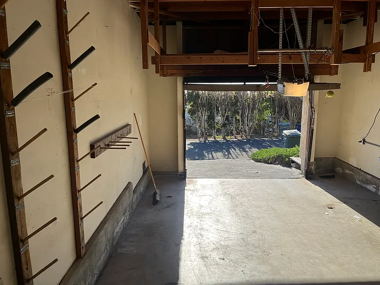 1749 Haydn Dr — Photo 37