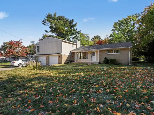 5752 Davis Rd, Muskegon, MI 49441