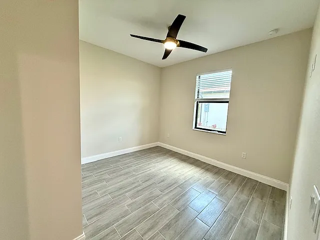 37 Gimli St — Photo 11