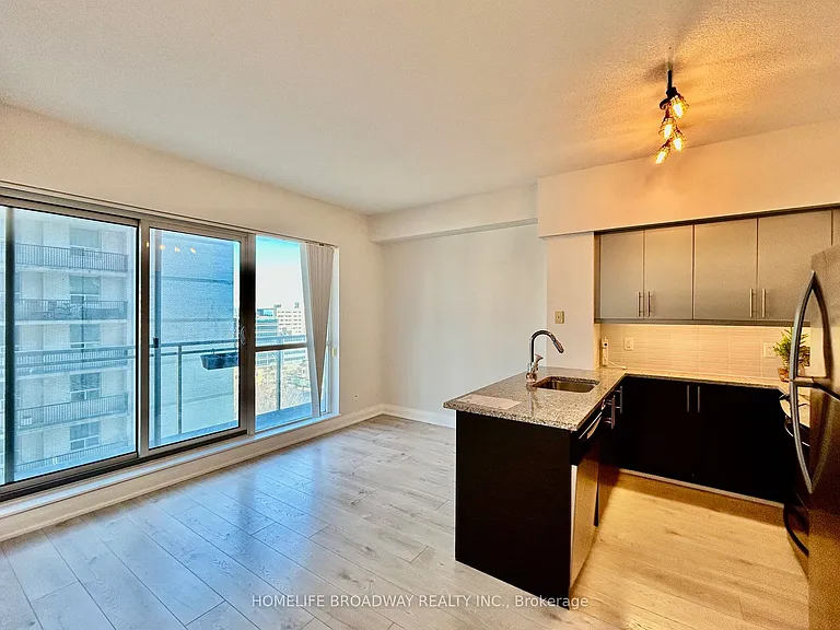 83 Redpath Ave #811 — Photo 2