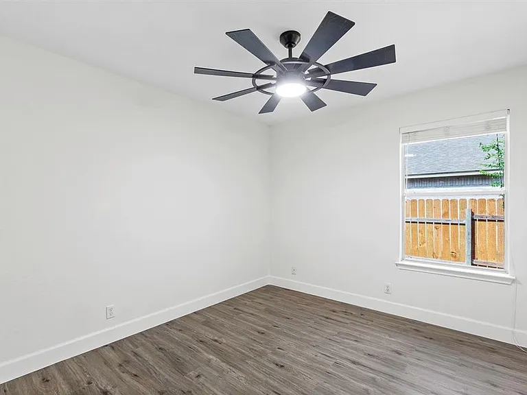 617 Barbara Way — Photo 12
