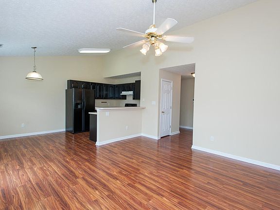 5th image of 1860 Elmhurst Way