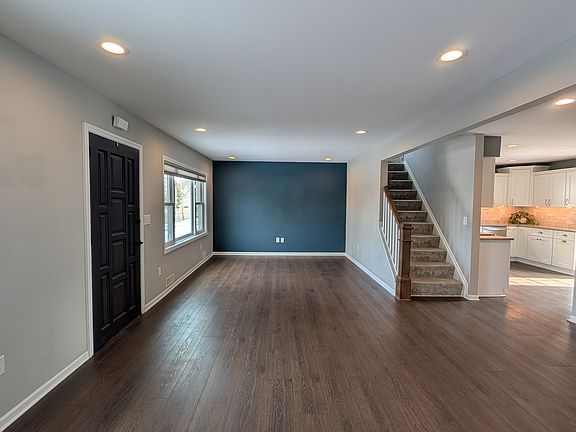 4th image of 7417 Herman Ave