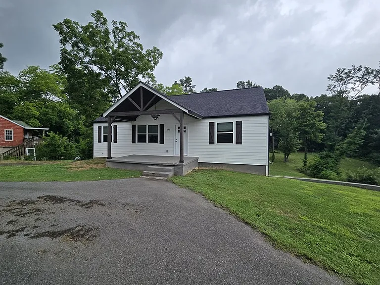 545 Lakeview Dr #A — Photo 3
