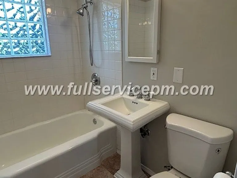 9322 31st Ave SW — Photo 32